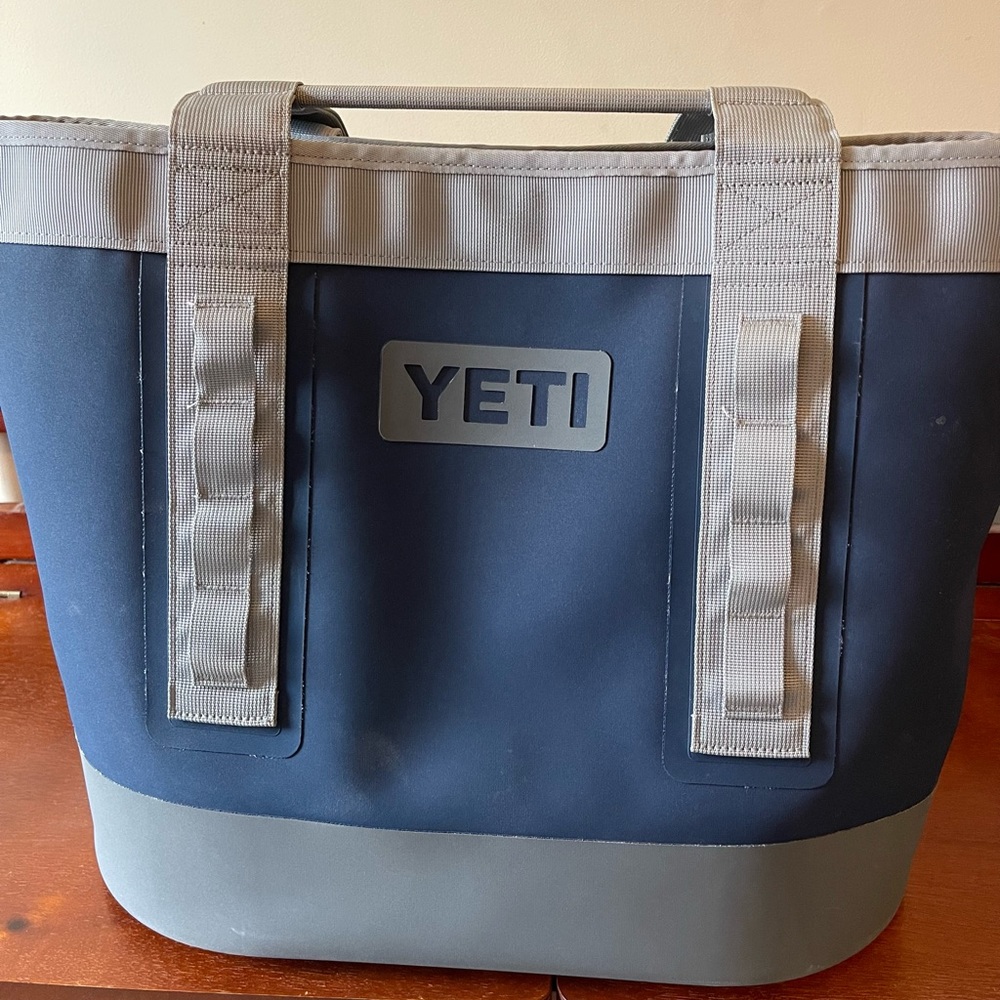 Yeti 35 Carryall Bag